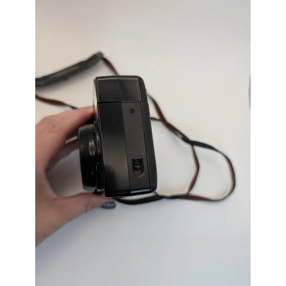Canon Sure Shot 35mm Film Camera 38mm f2.8 AF Point and Shoot with Case Black